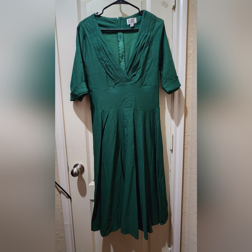 Unique Vintage Deep Green Half Sleeve Dress